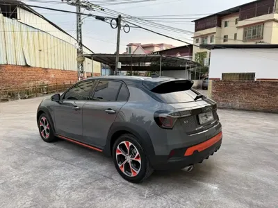 Lynk & Co 02