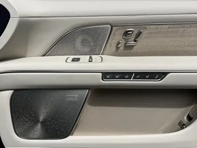 Nio ES8