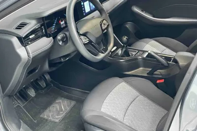 Roewe i5