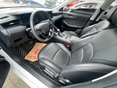 Roewe i5