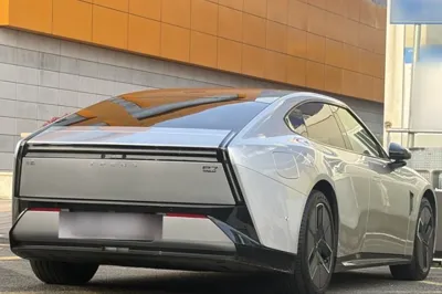 Xpeng P7