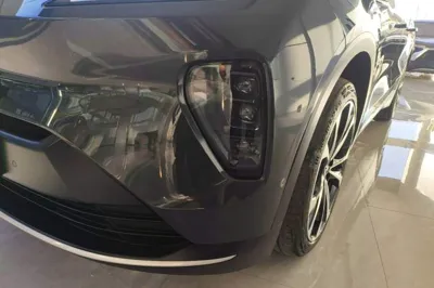Nio ES8
