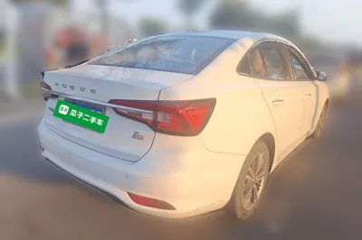 Roewe i5