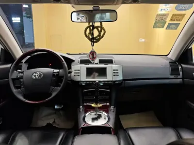 Toyota Reiz