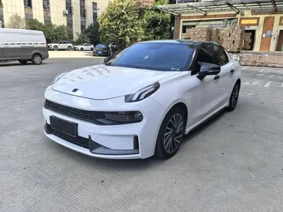 Lynk & Co 03