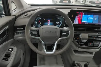 Roewe iMAX8