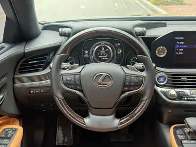 Lexus LS
