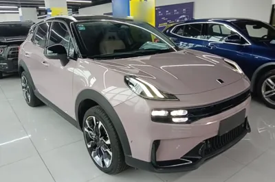 Lynk & Co 06