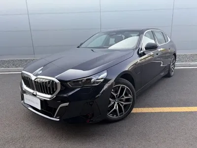 BMW i5