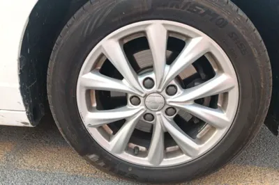 Roewe i5