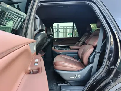Lincoln Navigator