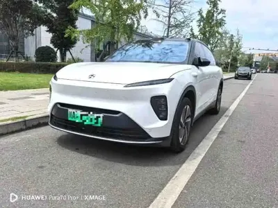Nio ES8