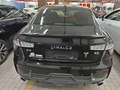 Lynk & Co 03