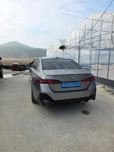 BMW i5
