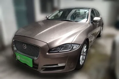 Jaguar XJ