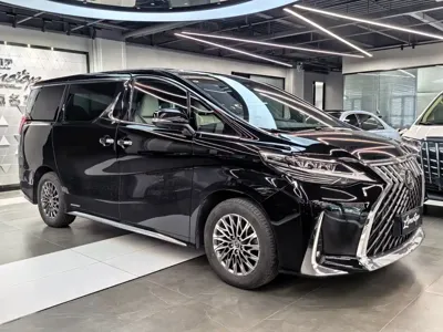 Lexus LM