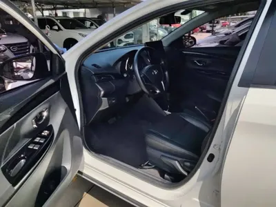 Toyota Yaris L