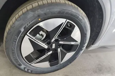 Geely Galaxy E5
