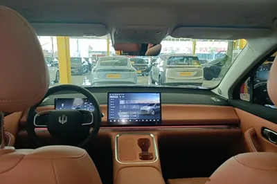 Leapmotor C16