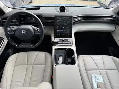 Nio ES8