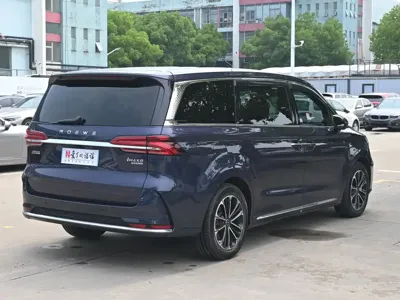 Roewe iMAX8
