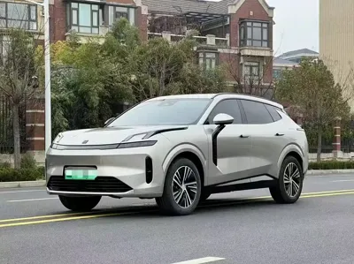 Lynk & Co 08 EM-P