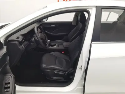 Roewe i5