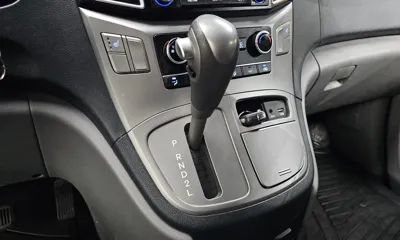 Hyundai Starex