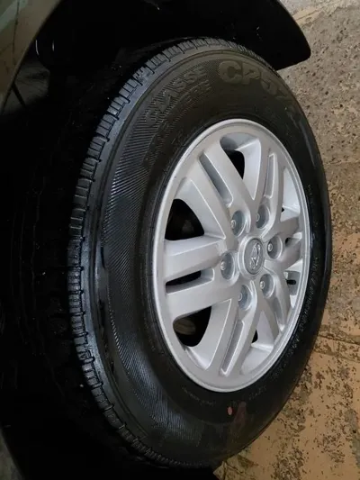 Hyundai Starex
