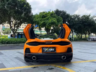 McLaren GT