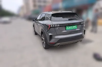 Lynk & Co 06