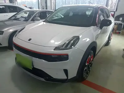 Lynk & Co 06