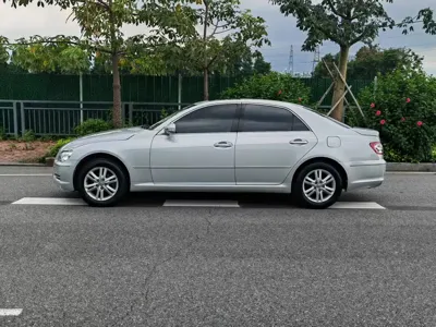 Toyota Reiz