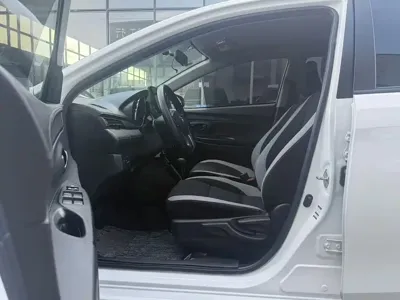 Toyota Yaris L