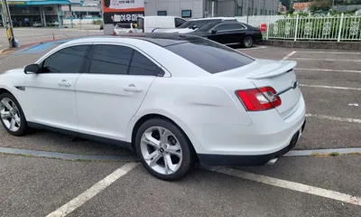 Ford Taurus