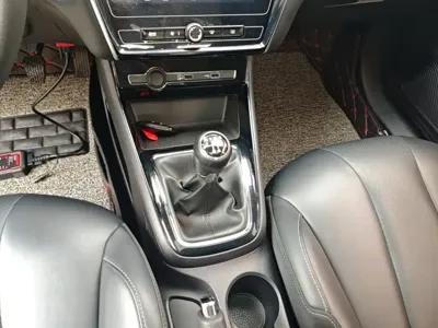 Roewe i5