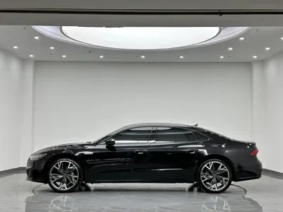 Audi A7L