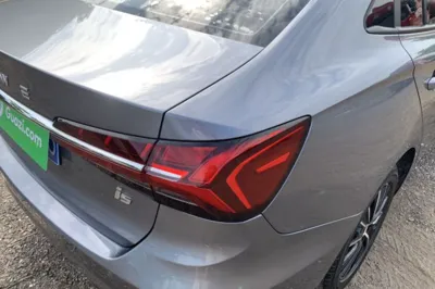 Roewe i5
