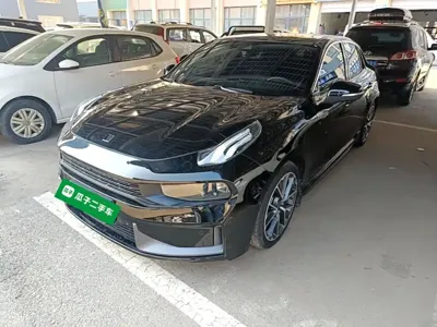 Lynk & Co 03