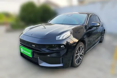 Lynk & Co 03