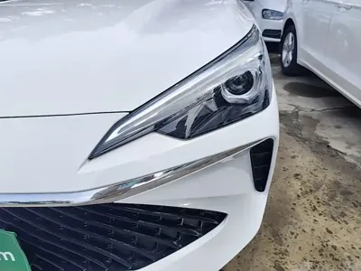 Roewe i5