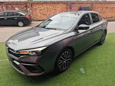 Roewe i5