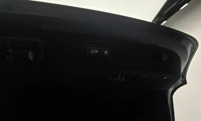 Genesis EQ900