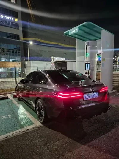 BMW i5