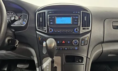 Hyundai Starex