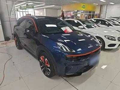 Lynk & Co 06