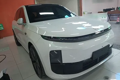 Li Auto L6
