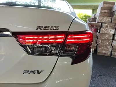 Toyota Reiz