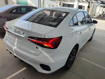 Roewe i5