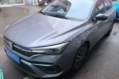 Roewe i5